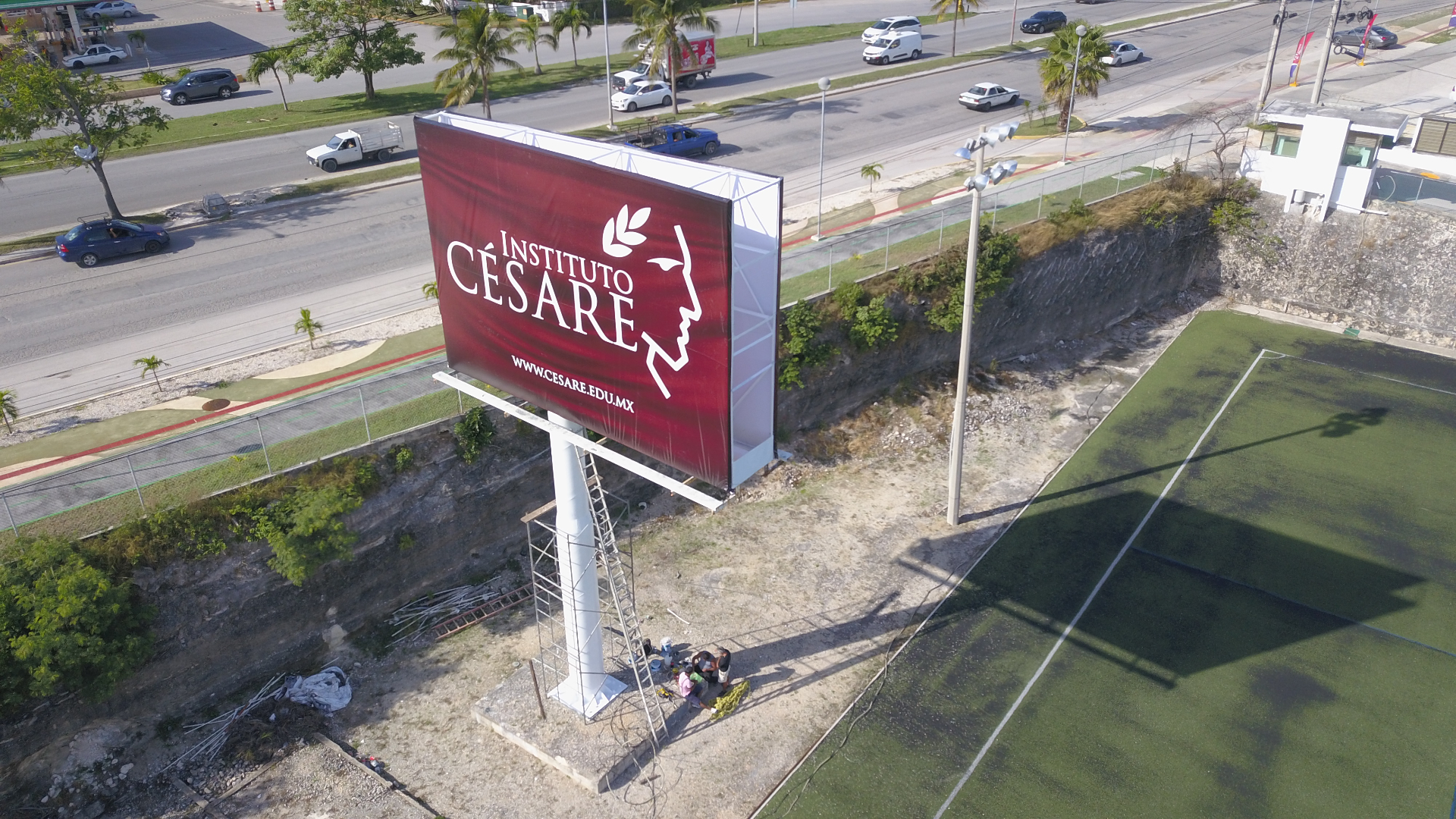 Espectaculares y Gran Escala
